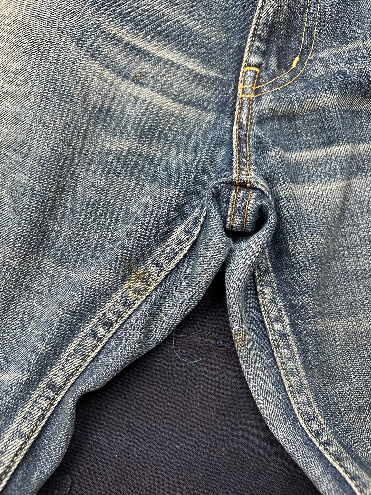 SS19 SPOT Social Sculpture 03 Damaged-7