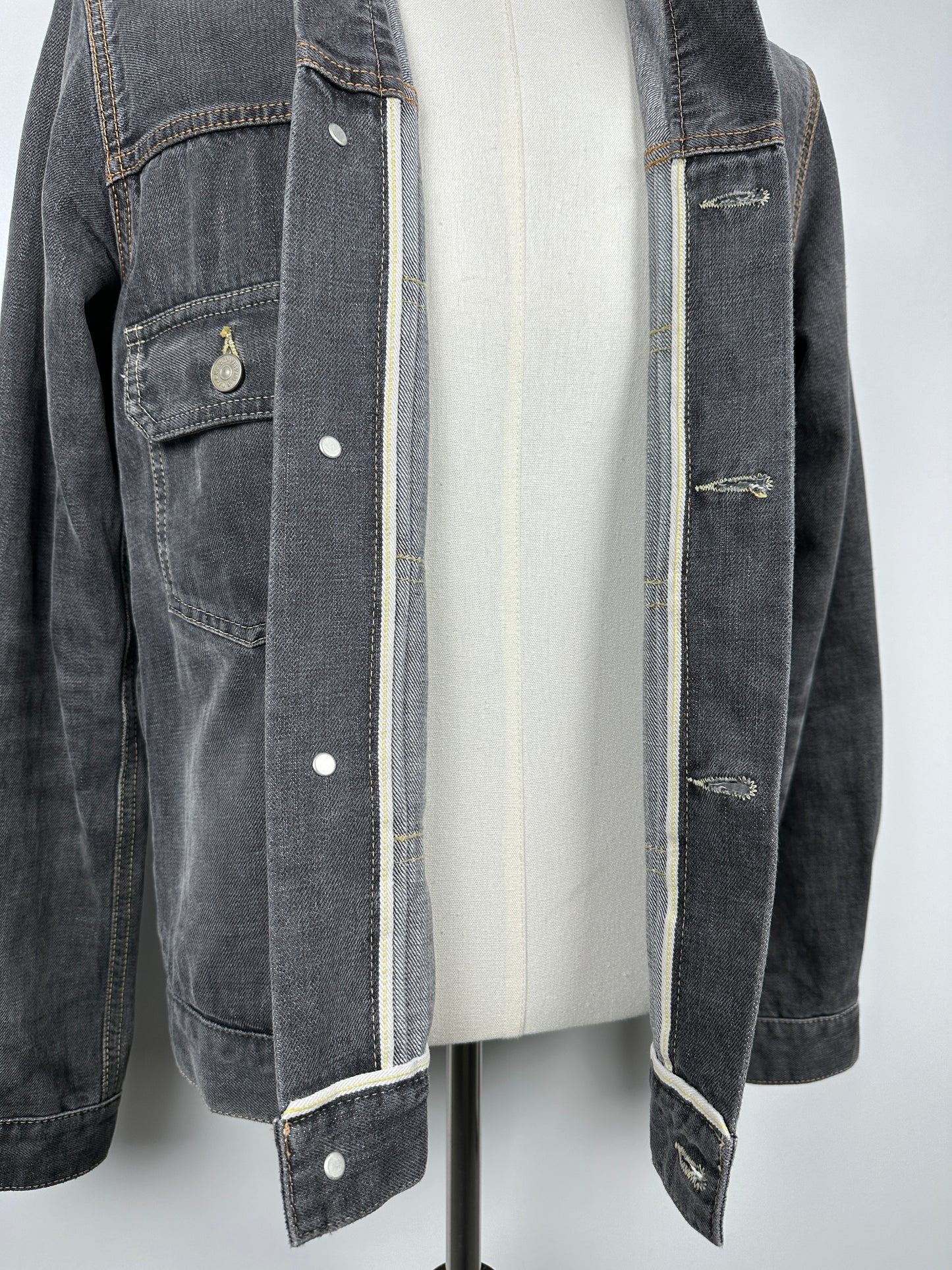 FW16 SS 101 JKT Damaged