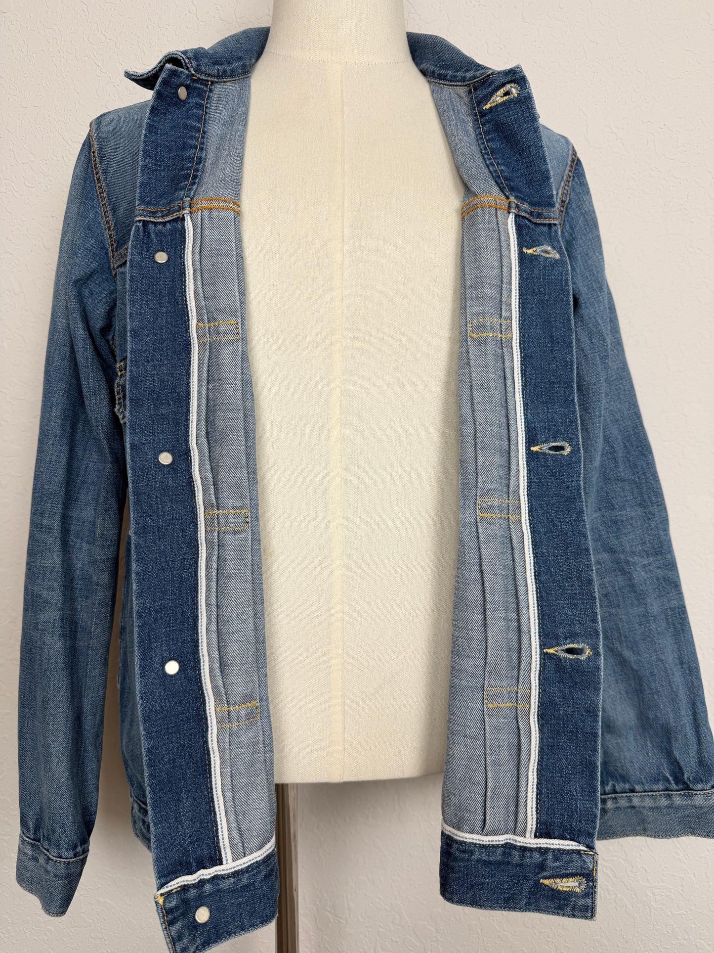 SS15 SS 101 JKT Damaged