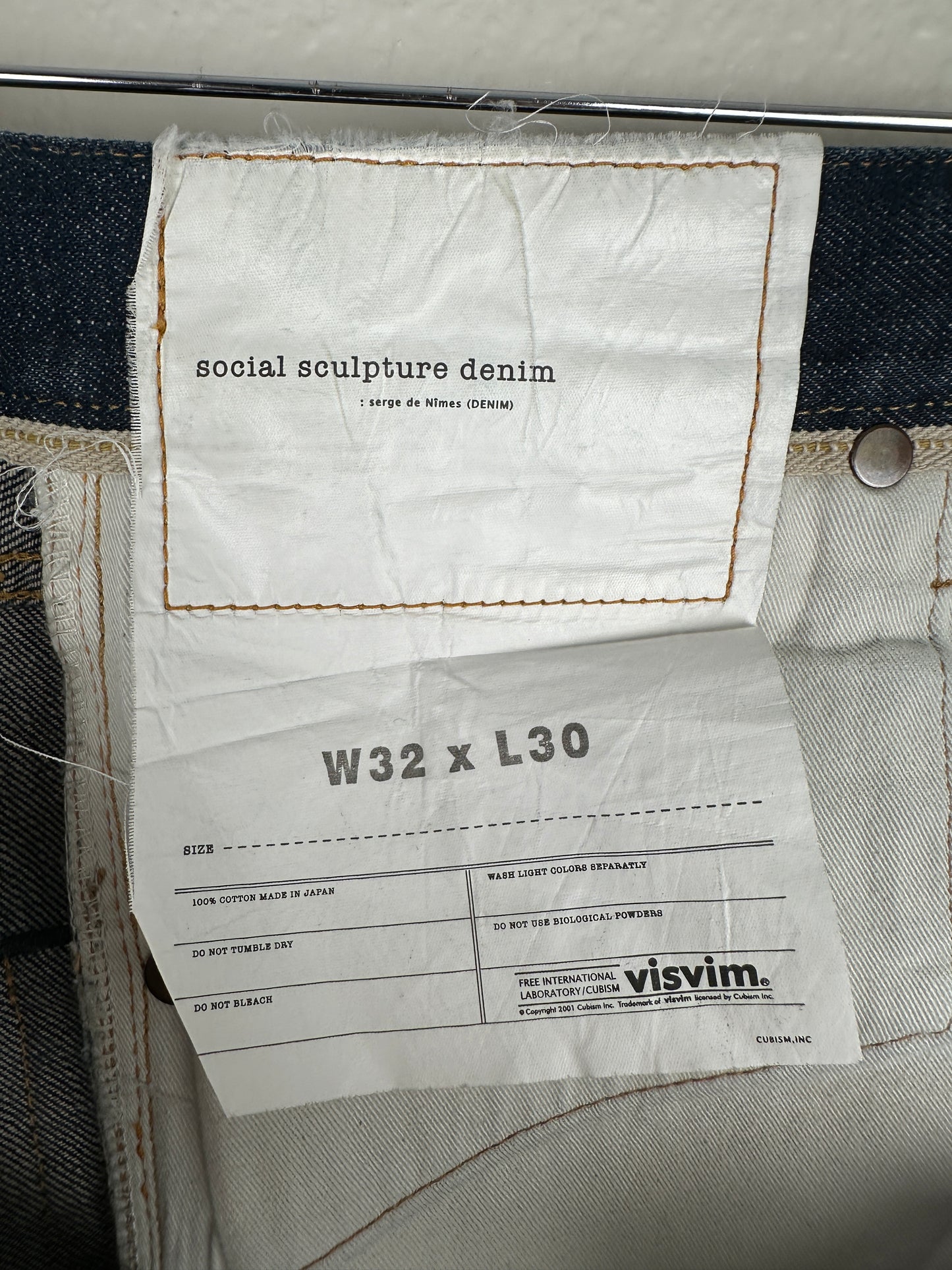 FW18 SPOT Social Sculpture 01 Slim Damaged-18