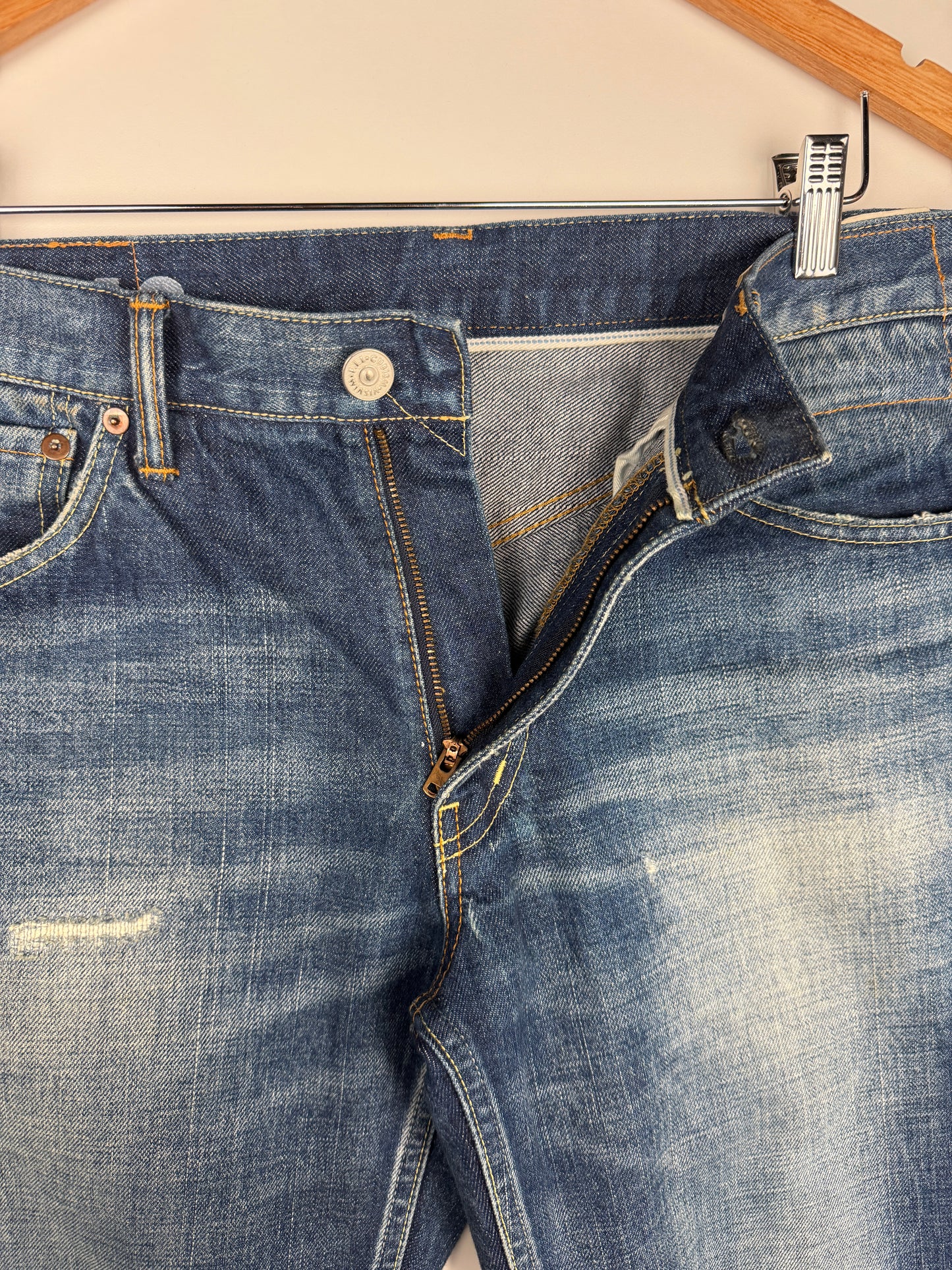 FW18 Social Sculpure 03 Damaged-12