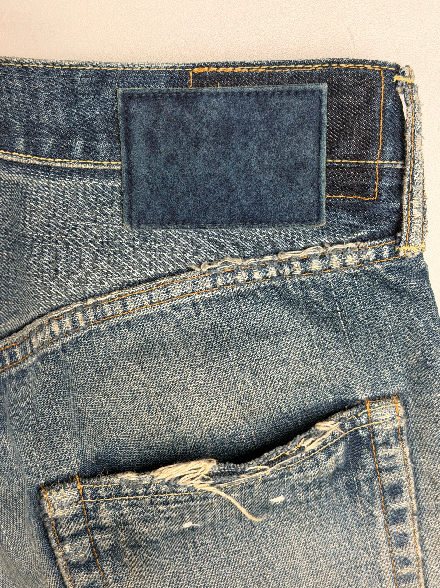 SS19 SPOT Social Sculpture 03 Damaged-17