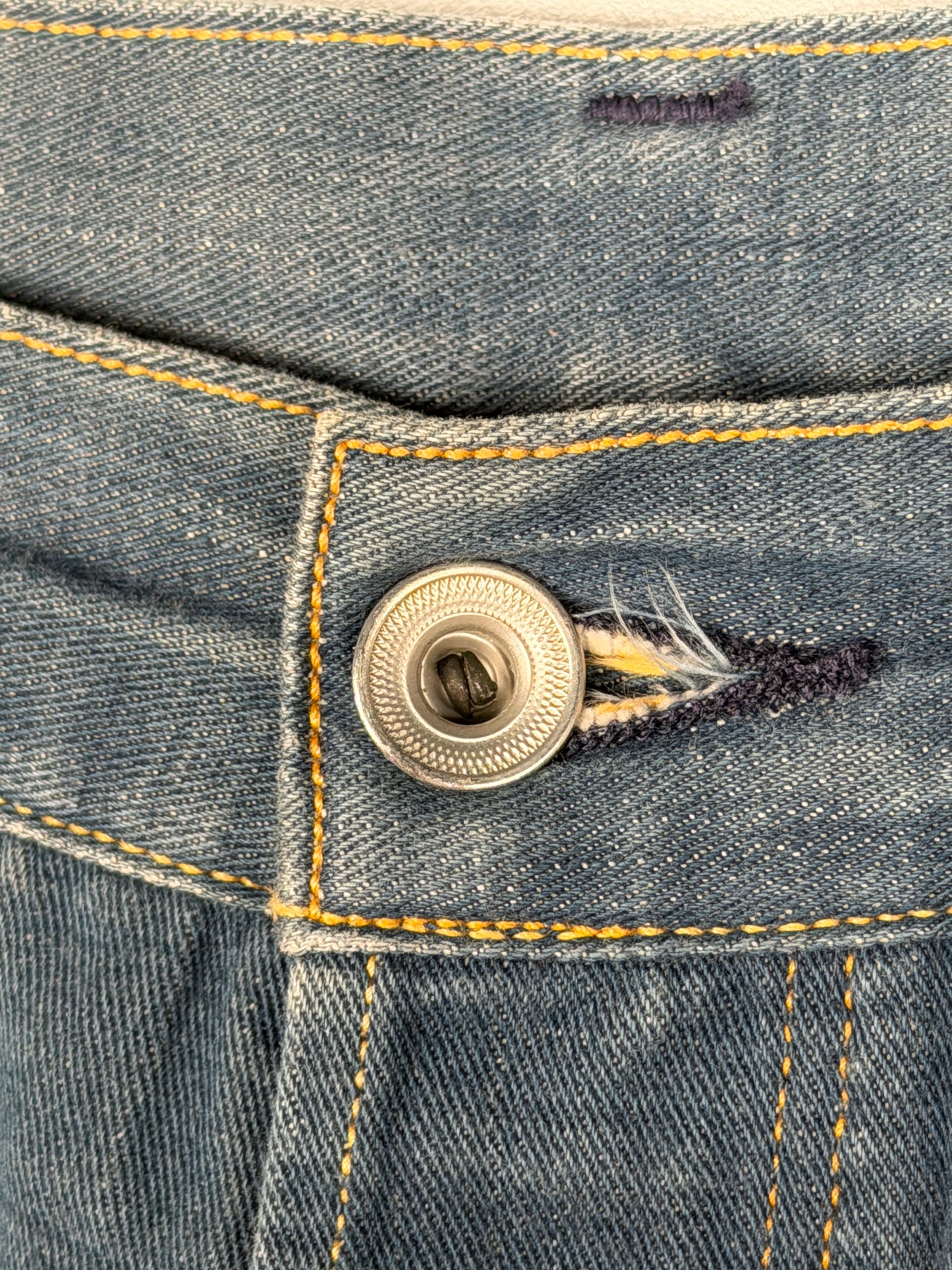 Lot R01 Kinda Special Denim