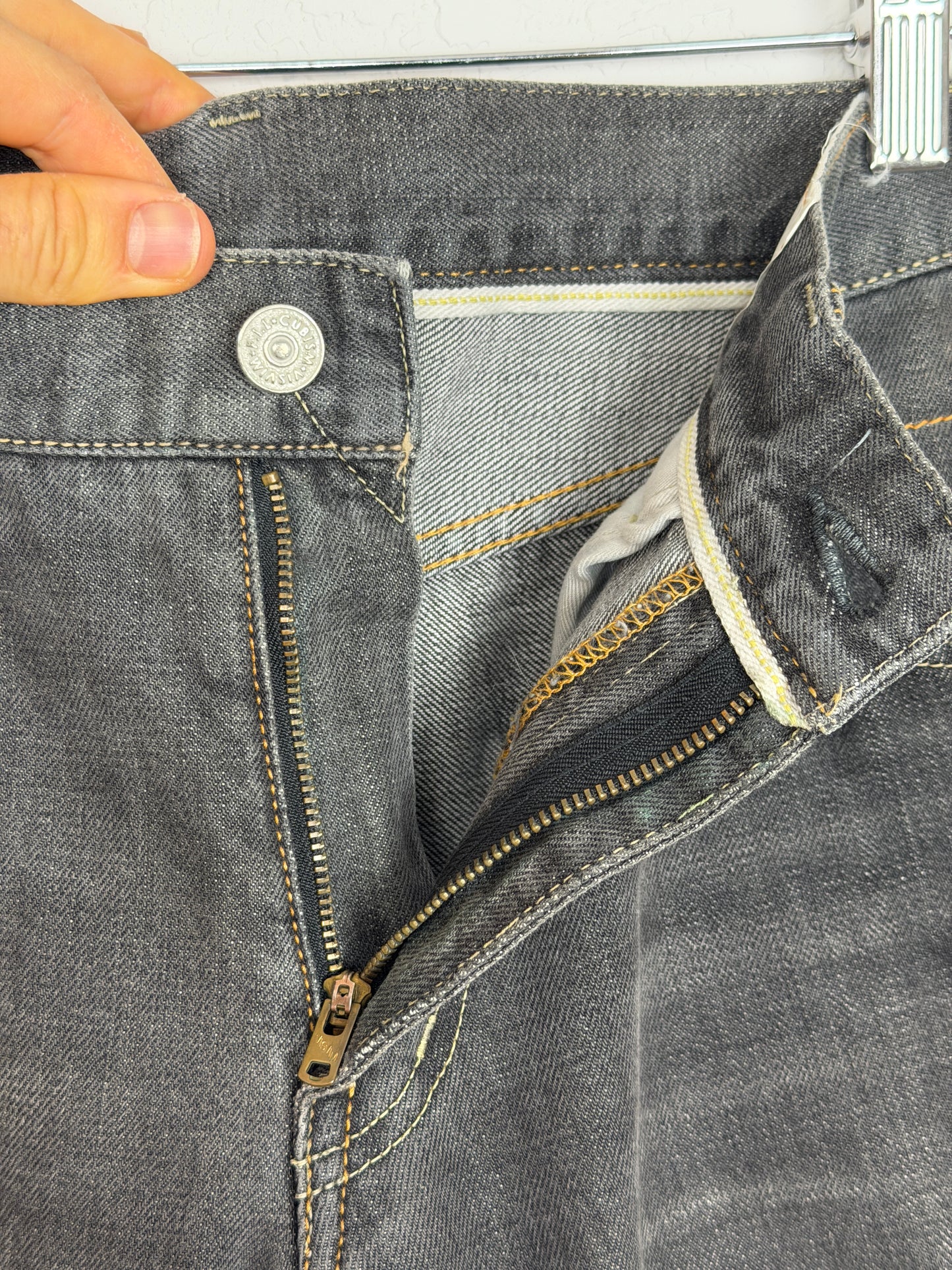 FW17 SPOT Social Sculpture 04 Damaged-10