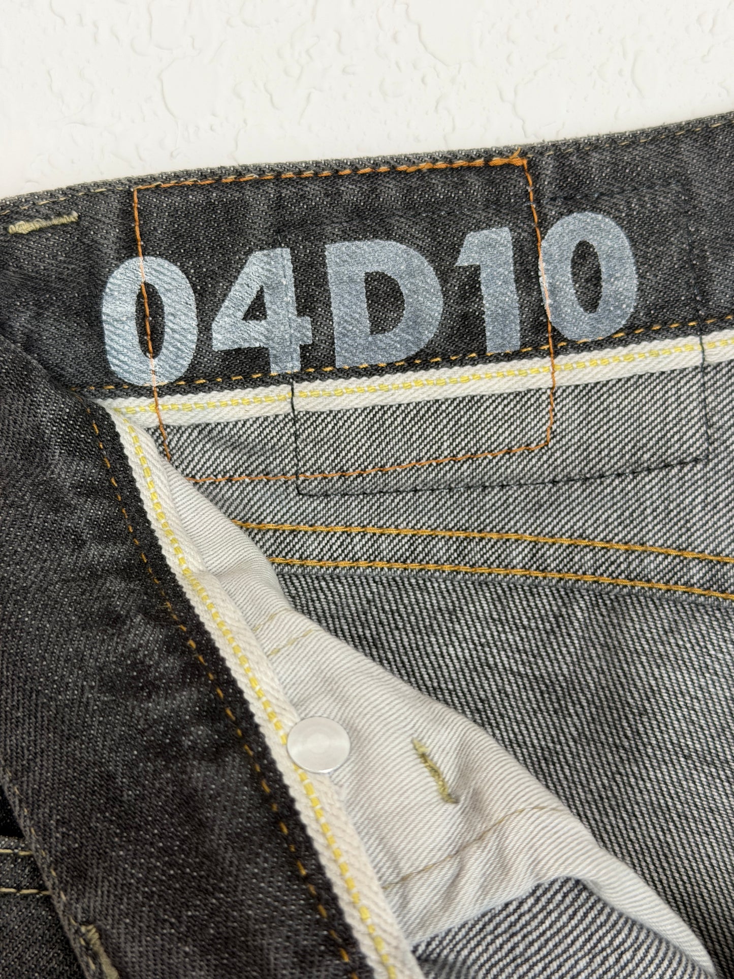 FW17 SPOT Social Sculpture 04 Damaged-10