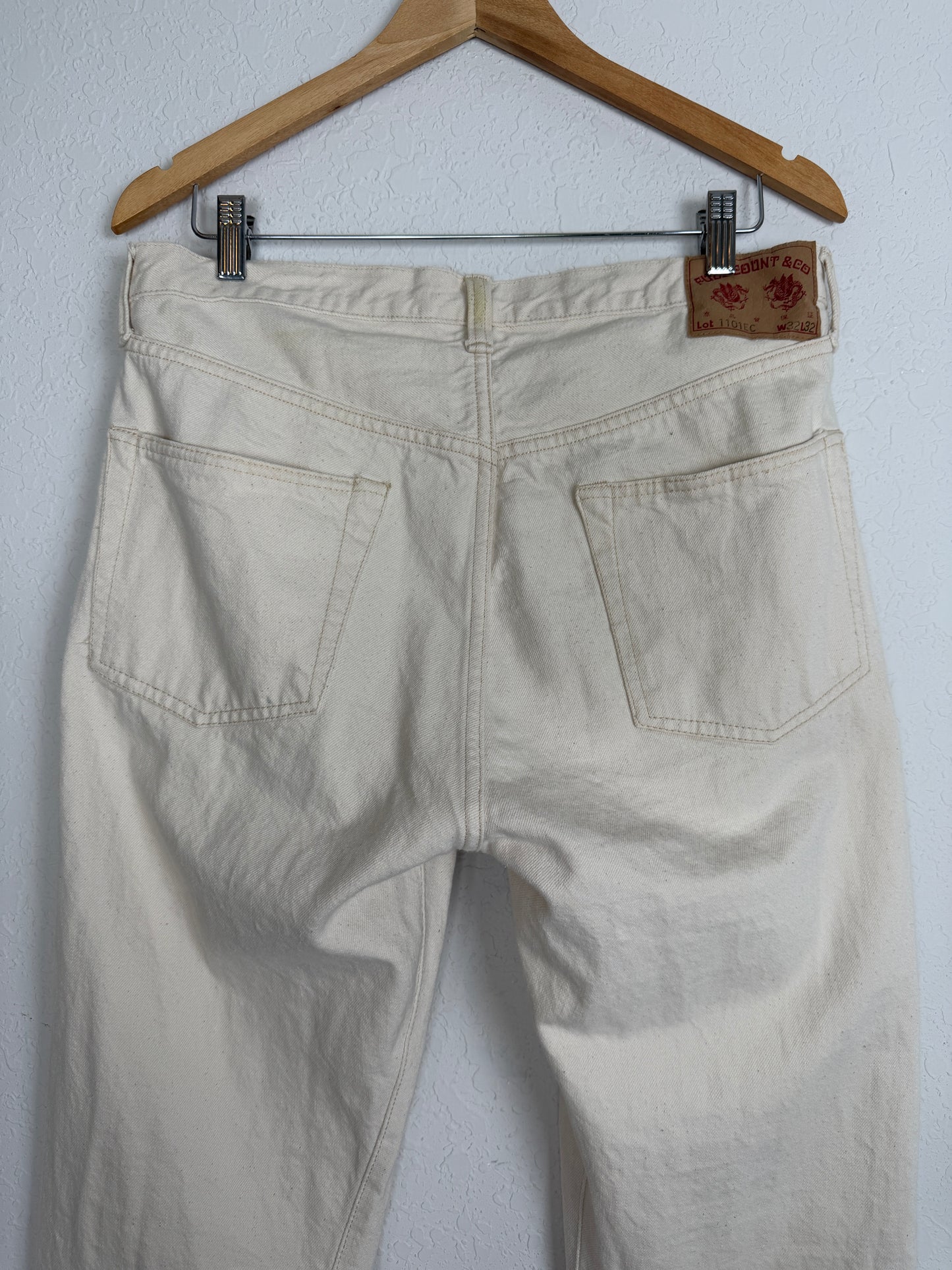 1101 Straight Ecru Denim