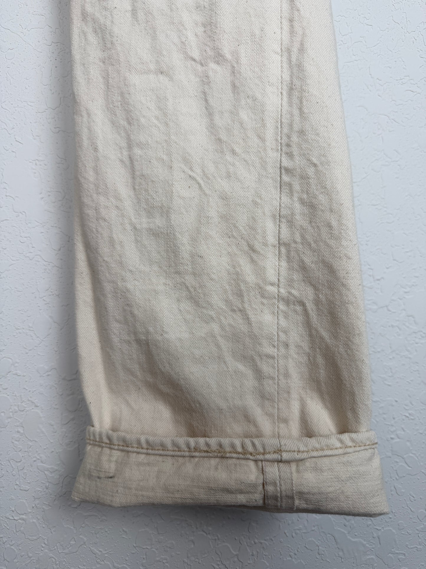 1101 Straight Ecru Denim