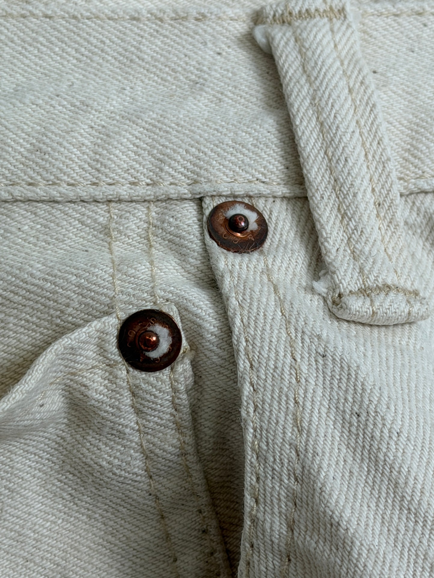 1101 Straight Ecru Denim