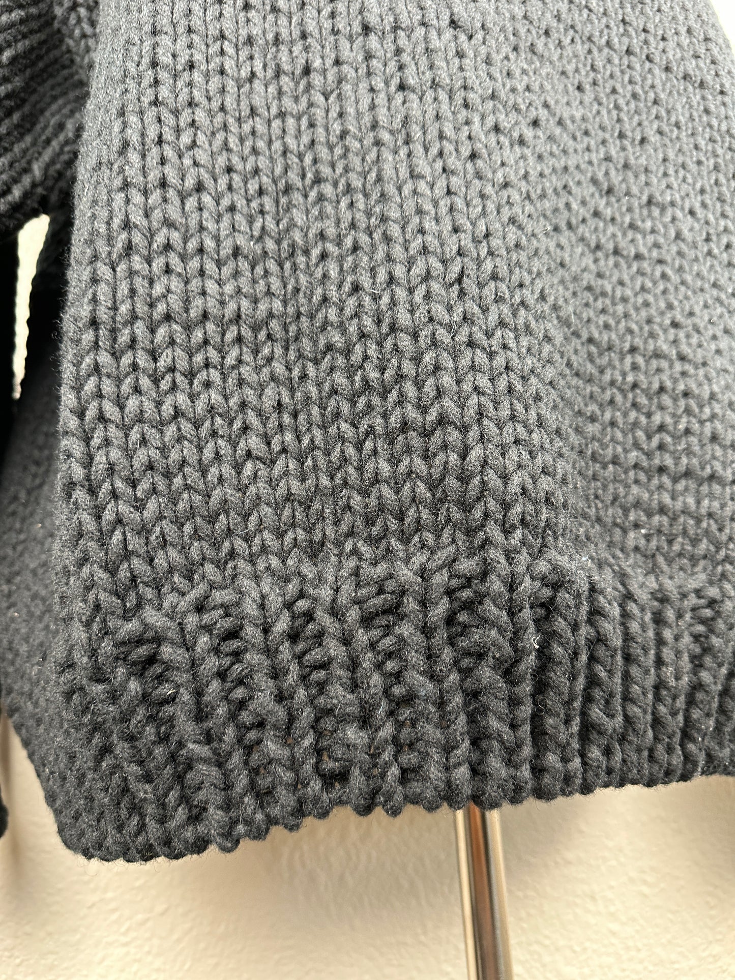 FW22 Amplus Boatneck Hand-Knit