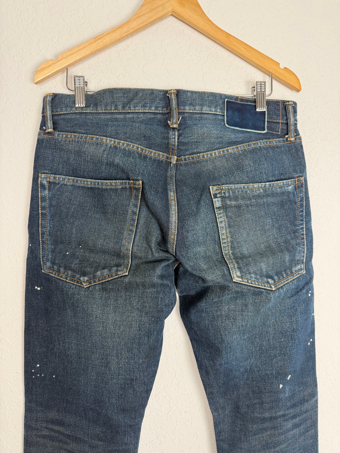 FW18 SPOT Social Sculpture 01 Slim Damaged-18