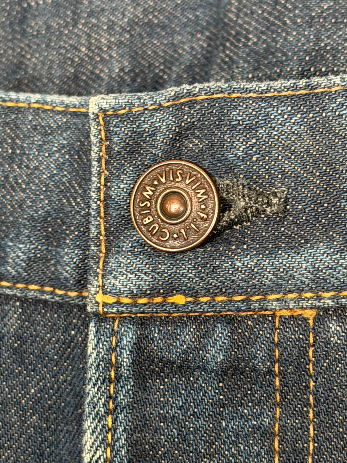 FW18 SPOT Social Sculpture 01 Slim Damaged-18