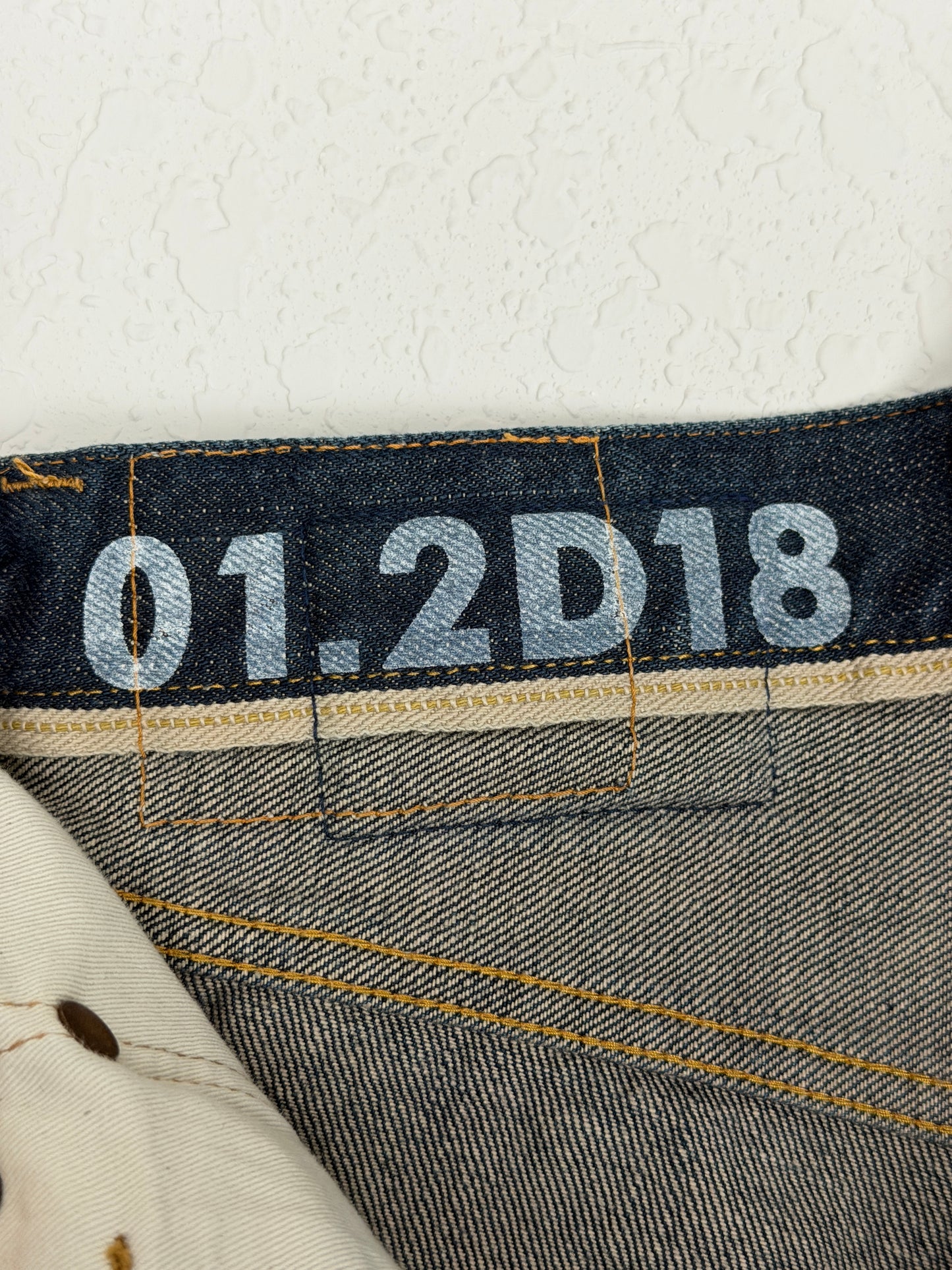 FW18 SPOT Social Sculpture 01 Slim Damaged-18